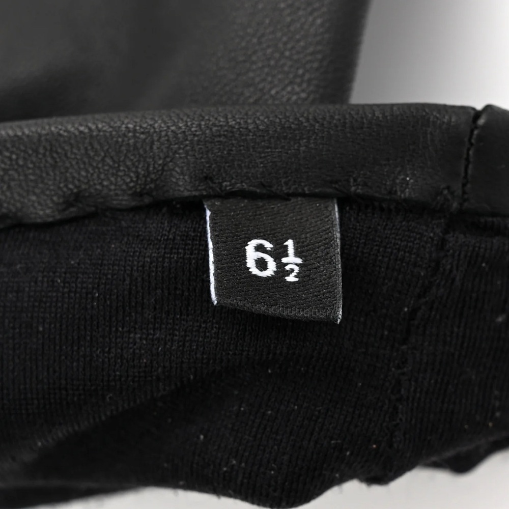 CHANEL CC Black leather Gloves with Pink Details - Picture 5 of 17